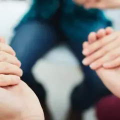 Co to jest modlitwa wstawiennicza i jak może zmienić życie?