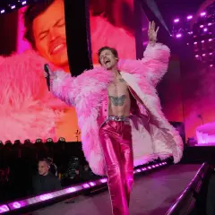Jak stworzyć idealny outfit na koncert Harry'ego Stylesa, który zachwyci wszystkich