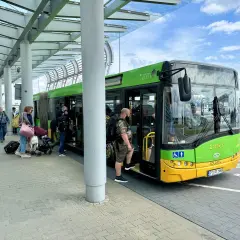 Jak dojechać do lotniska w Poznaniu? Najlepsze opcje transportu i ceny
