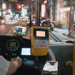 Ile zarabia kierowca autokaru? Zaskakujące fakty o pensjach w branży