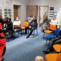 Ile trwa kurs pierwszej pomocy? Poznaj różnice i czas szkoleń