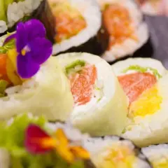 Gdzie zjeść w Dźwirzynie? Odkryj najlepsze restauracje i smaki