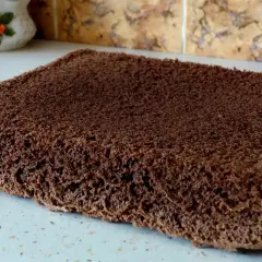 Niezawodny biszkopt czekoladowy na dużą blachę, który zawsze wychodzi