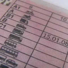 Czy trzeba jeździć z prawem jazdy? Aktualne przepisy w Polsce