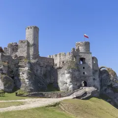 Zamek Ogrodzieniec w Podzamczu: historia, ceny biletów i atrakcje, które musisz zobaczyć