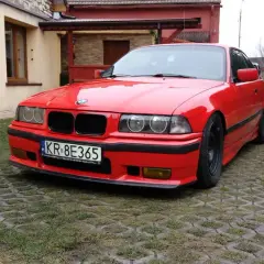 BMW E36 M-Pakiet – czy warto zainwestować w ten klasyczny model?