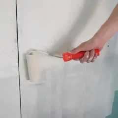 Dlaczego grunt na elewacji schnie zbyt długo i jak to naprawić