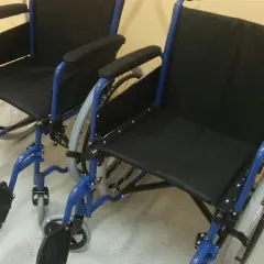 Gdzie wypożyczyć wózek inwalidzki za darmo i uniknąć kosztów?