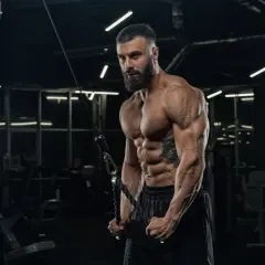 Ile ćwiczeń na triceps? Odkryj skuteczne metody treningowe