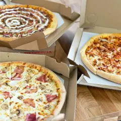 Duża pizza Domino's ile cm? Odkryj jej zaskakujące wymiary!