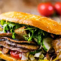 Czy kebab jest lekkostrawny? Sprawdź, jak uniknąć problemów trawiennych po jedzeniu
