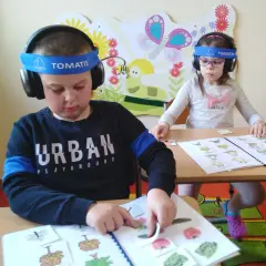 Pomoce dydaktyczne dla niewidomych: Kluczowe narzędzia do nauki i rozwoju