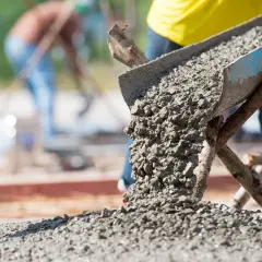 Ile cementu na m3 podsypki pod kostkę? Kluczowe proporcje i wskazówki