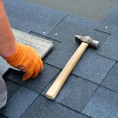 Czym uszczelnić dach? Skuteczne materiały i metody na przecieki