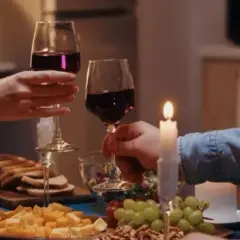 Jak usunąć wosk z krzesła - skuteczne sposoby na trudne plamy
