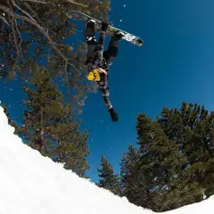 Jakie rękawiczki na snowboard – wybierz najlepsze dla komfortu i ochrony
