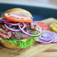 Co do hamburgera: Kluczowe składniki i sekrety idealnego smaku
