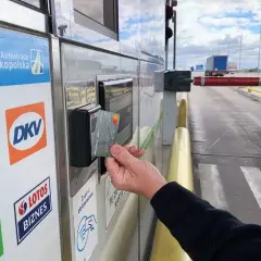 Czy można płacić kartą na autostradzie A2? Sprawdź, co musisz wiedzieć