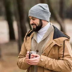 Jak dobrać czapkę do kształtu twarzy mężczyzna, by uniknąć faux pas?