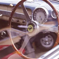 Ile koni ma Ferrari? Zaskakujące moce silników różnych modeli