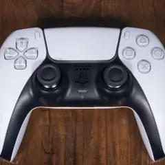 Ile prądu zużywa PlayStation 5? Sprawdź koszty i oszczędzaj energię!