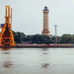 Jak długo płynie prom z Świnoujścia do Ystad? Sprawdź czas rejsu