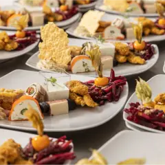 Catering ile od osoby: poznaj koszty i oszczędź na imprezie