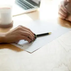 Kiedy można zatrudnić pracownika na zastępstwo? Poznaj ważne zasady