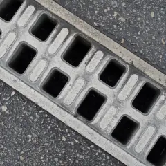 Jakie odwodnienie liniowe na podjazd - wybierz najlepsze rozwiązanie