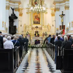 Ile naprawdę kosztuje pogrzeb w kościele i jak uniknąć niepotrzebnych wydatków