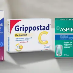 Drei Packungen Medikamente gegen Erkältung: MediNait, Grippostad C und Aspirin Complex.