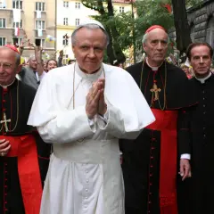 Kto grał papieża w filmie? Odkryj niesamowite role aktorów
