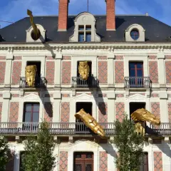 Zamek w Blois: Odkryj fascynującą historię i architekturę tego miejsca