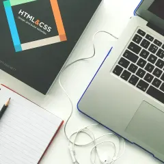 Hiperłącza w HTML: Twórz linki jak ekspert! Poradnik krok po kroku.