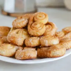 Ciastka z ciasta francuskiego: Sekrety chrupkości. Słodkie i słone!