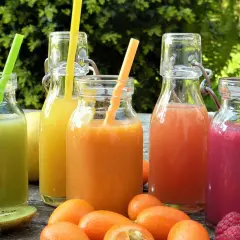 Przepisy na zdrowe koktajle z blendera, które zachwycą Twoje kubki smakowe