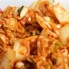 Kimchi w kuchni: Proste pomysły, klasyczne dania i polskie fuzje