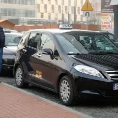 Ile kosztuje taxi z Sosnowca do Katowic? Sprawdź ceny i stawki