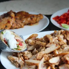 Co można zrobić z mięsa kebab? Pyszne przepisy, które zaskoczą smakami