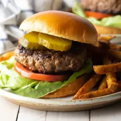 Jak zrobić idealne hamburgery z mięsa mielonego? Sekrety szefa!