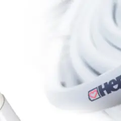 Warstwowe rury PEX, w tym rura z logo Herz, pokazują, jakie ciśnienie wytrzymuje rura pex w instalacjach.