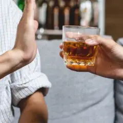 Uczulenie na whisky objawy – poznaj niebezpieczne symptomy alergii