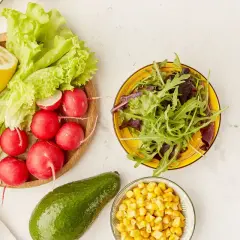 Dieta na trądzik: Co jeść i czego unikać dla czystej cery?