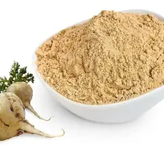 Raíces de maca peruana junto a un tazón lleno de polvo de maca peruana, un superalimento andino.