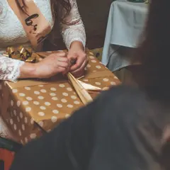  Wyjątkowy prezent imieninowy dla kobiety - spraw jej radość!