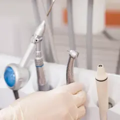 Czy dentysta może wystawić L4? Sprawdź warunki i prawa