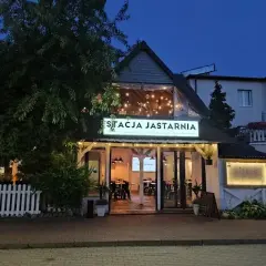 Gdzie zjeść w Jastarni? Odkryj najlepsze restauracje i smaki