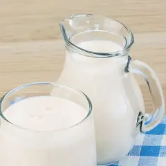 Czy maślanka odchudza? Odkryj jej właściwości wspomagające dietę