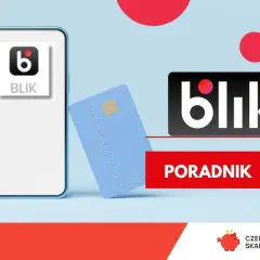 Telefon z aplikacją BLIK, karta płatnicza i logo BLIK.
