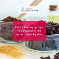 Słoiczki z mieloną kawą i brązowym cukrem, idealne do domowego peelingu kawowego. Obok buteleczka z olejkiem.